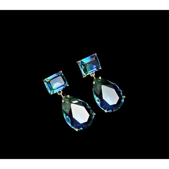 Shimmering Ocean Water Earrings,  Sparkling Blue Green Crystal Jewelry- NEW! - Picture 3 of 7
